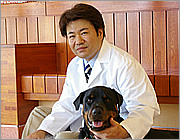院長 獣医学博士 是枝哲彰